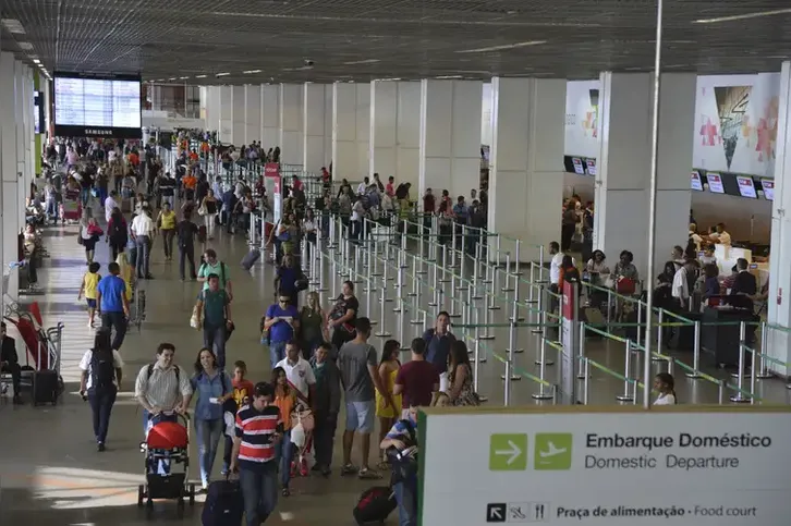 Imagem ilustrativa da imagem Gasto de brasileiros com viagens nacionais subiu 11,7% em 2024