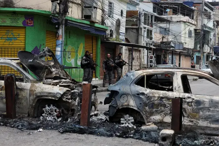Imagem ilustrativa da imagem Com vias interditadas, Rio de Janeiro  entra em estágio 2 de atenção