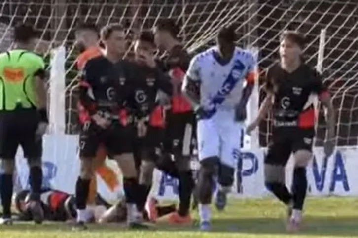 Imagem ilustrativa da imagem No Paraná, jogador vítima de racismo leva punição maior que agressor