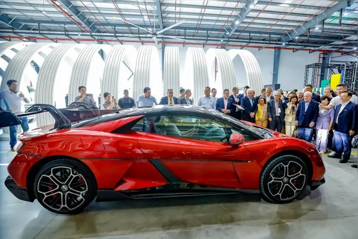 Imagem ilustrativa da imagem Nova fábrica de carros elétricos mostra confiança no Brasil, diz Lula