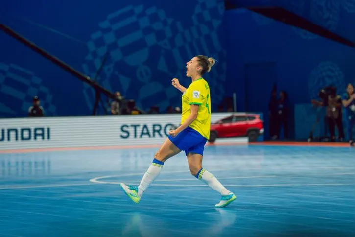 Imagem ilustrativa da imagem Brasil goleia Irã na estreia da Copa do Mundo de futsal feminino