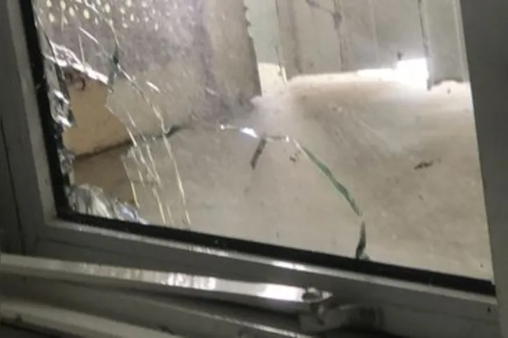 Imagem ilustrativa da imagem Menino é baleado na perna dentro de escola em operação policial no Rio