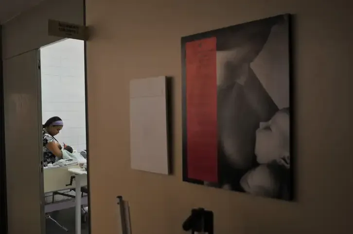 Imagem ilustrativa da imagem Número de nascimentos cai 5,8% em 2024; sexto recuo consecutivo