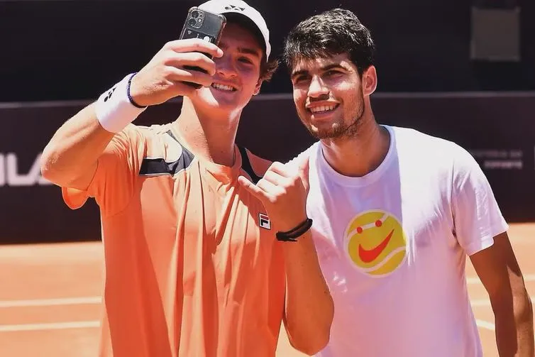 Imagem descritiva da notícia Retrospectiva: 2025, ano mágico de João Fonseca no tênis profissional