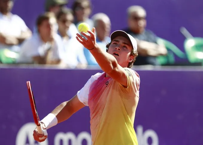 Imagem ilustrativa da imagem Bia Haddad cai na estreia e dupla de Stefani avança no WTA de Adelaide