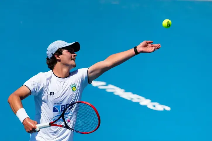 Imagem ilustrativa da imagem Luisa Stefani desiste de WTA de Adelaide após parceira passar mal