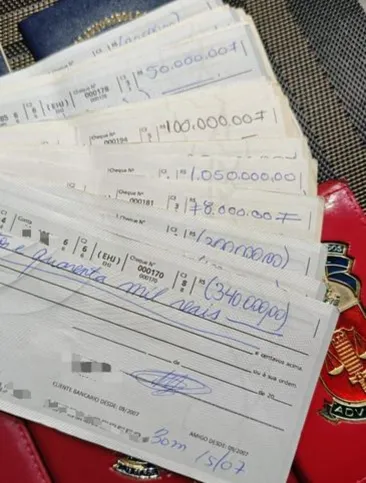 Imagem ilustrativa da imagem PR: Polícia prende cinco suspeitos por roubo de R$ 15 milhões em joias