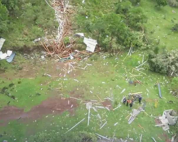 Imagem ilustrativa da imagem Tornado destelha escola e residências no Rio Grande do Sul
