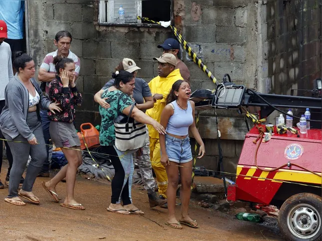 Imagem ilustrativa da imagem Soterrado, homem sobrevive com ajuda de amigo em Juiz de Fora