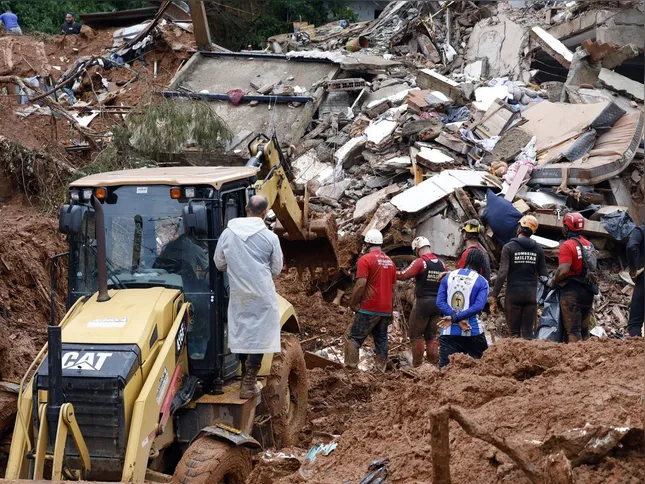 Imagem ilustrativa da imagem Soterrado, homem sobrevive com ajuda de amigo em Juiz de Fora