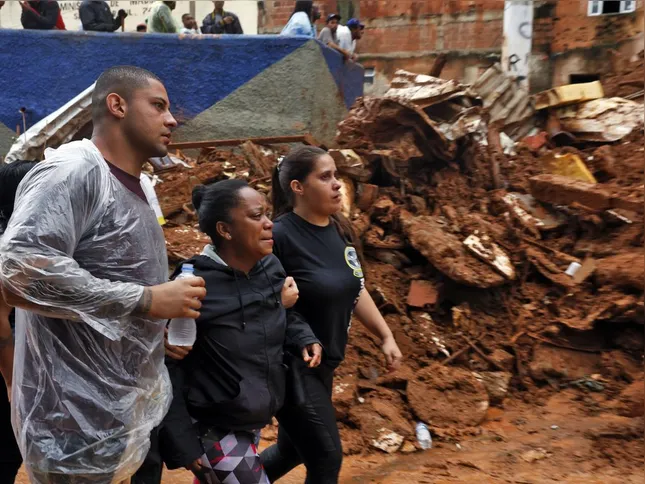 Imagem ilustrativa da imagem Soterrado, homem sobrevive com ajuda de amigo em Juiz de Fora