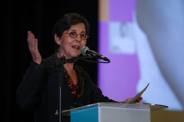 Imagem descritiva da notícia BNDES reduz taxa de juros em empréstimos para mulheres de cooperativas