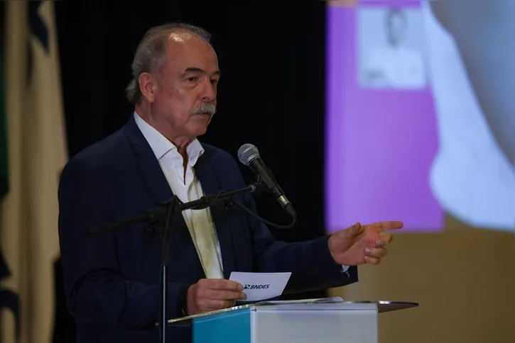 Imagem ilustrativa da imagem BNDES reduz taxa de juros em empréstimos para mulheres de cooperativas