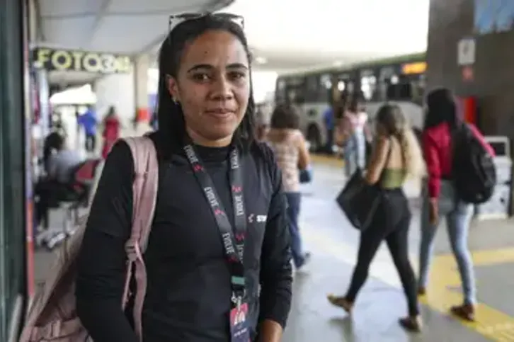 Imagem ilustrativa da imagem Fim da escala 6x1: proposta pode aliviar dupla jornada das mulheres