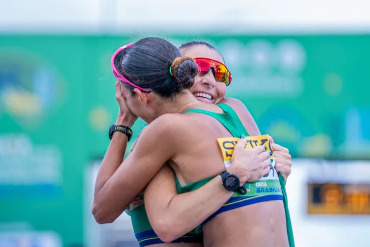 Imagem descritiva da notícia Caio Bonfim e equipe feminina conquistam bronze no Mundial de Marcha