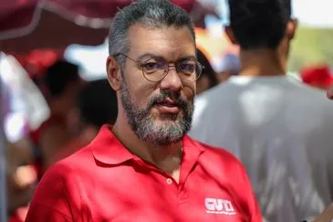 Imagem descritiva da notícia Sindicatos realizam ato pelo direito ao descanso e fim da escala 6x1
