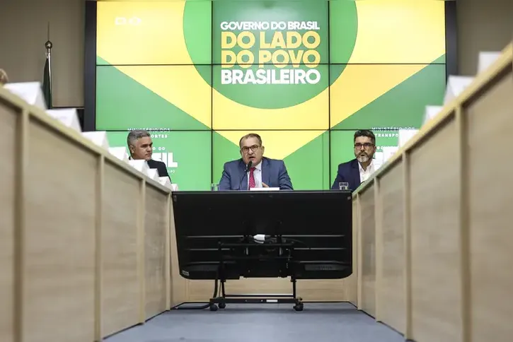 Imagem ilustrativa da imagem Governo lança plataforma para facilitar obtenção da CNH