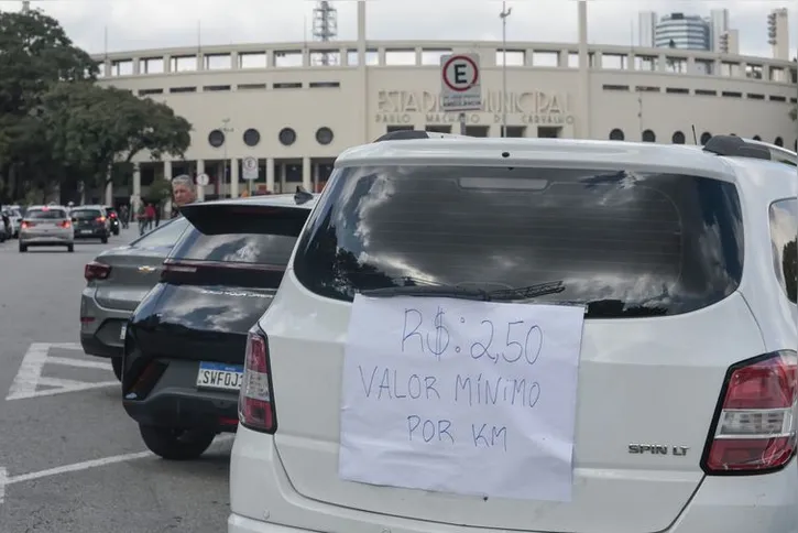 Imagem ilustrativa da imagem Motoristas protestam contra regulamentação do serviço por aplicativo