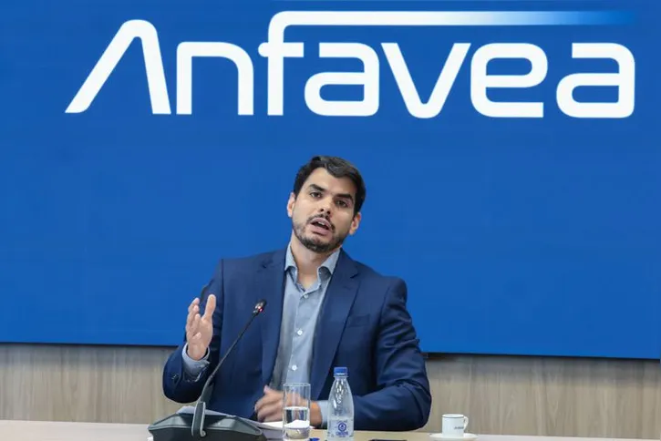 Imagem ilustrativa da imagem Produção de veículos cresce 2,4% em abril, diz Anfavea