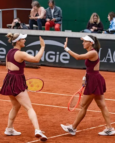 Imagem ilustrativa da imagem João Fonseca luta, mas dá adeus a Roland Garros após revés para Mensik