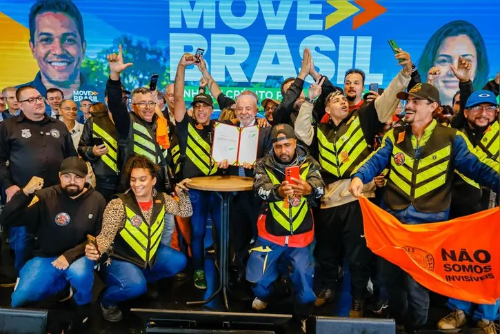 Imagem ilustrativa da imagem Lula cria programa de R$ 30 bilhões para motoristas de aplicativos