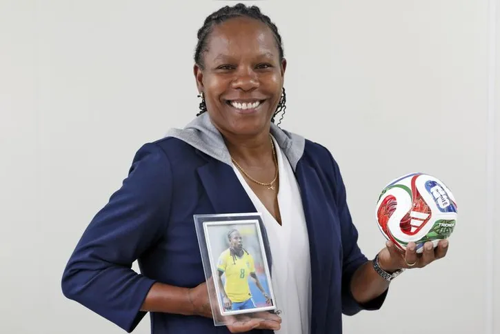 Imagem ilustrativa da imagem Lula sanciona lei da Copa do Mundo Feminina e reconhece pioneiras