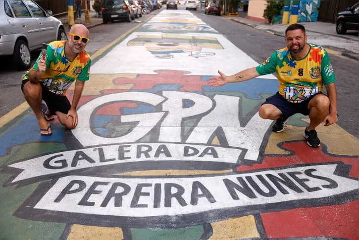 Imagem ilustrativa da imagem Ruas decoradas para Copa do Mundo reforçam vínculo comunitário no Rio