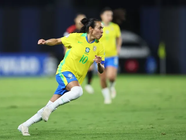 Imagem ilustrativa da imagem Seleção dos EUA enaltece Marta e já mira a Copa Feminina no Brasil