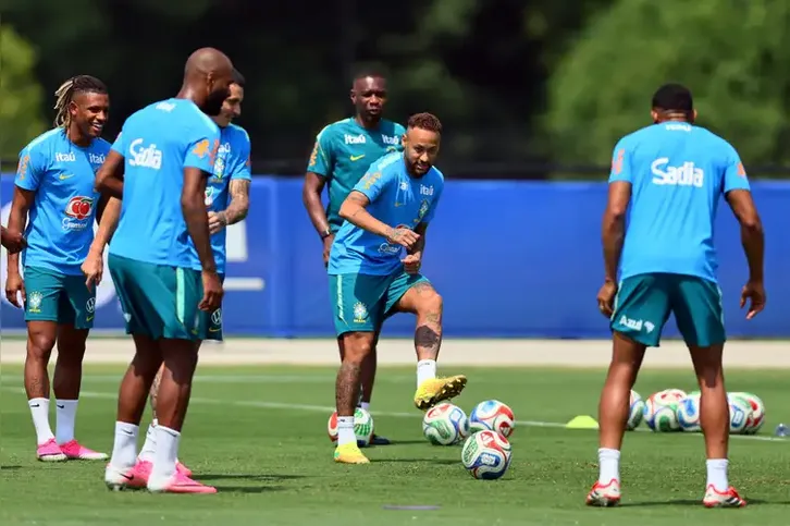 Imagem ilustrativa da imagem Ainda sem Raphinha, Brasil inicia preparação para as oitavas de final