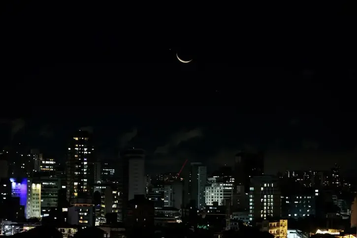 Imagem ilustrativa da imagem Fenômeno de planetas alinhados com a Lua pode ser observado a olho nu