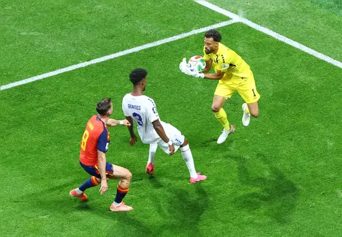 Imagem ilustrativa da imagem Goleiro Vozinha torce por novo contrato: "lugar onde possa ser feliz"