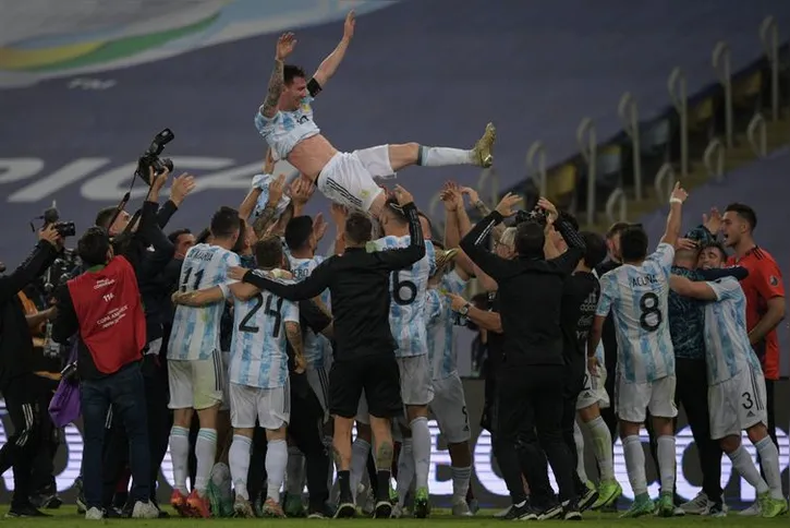 Imagem ilustrativa da imagem Como uma Copa América moldou a "Scaloneta" e transformou Lionel Messi