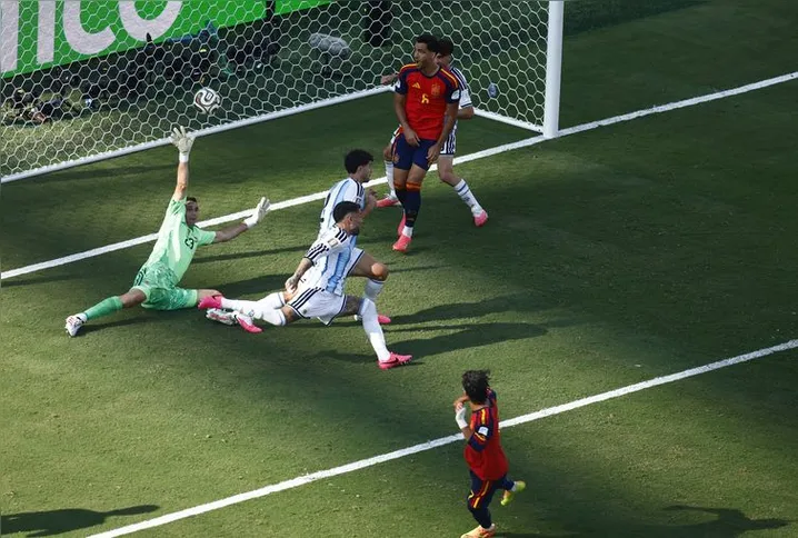 Imagem ilustrativa da imagem Espanha domina Argentina, vence na prorrogação e leva o bi da Copa