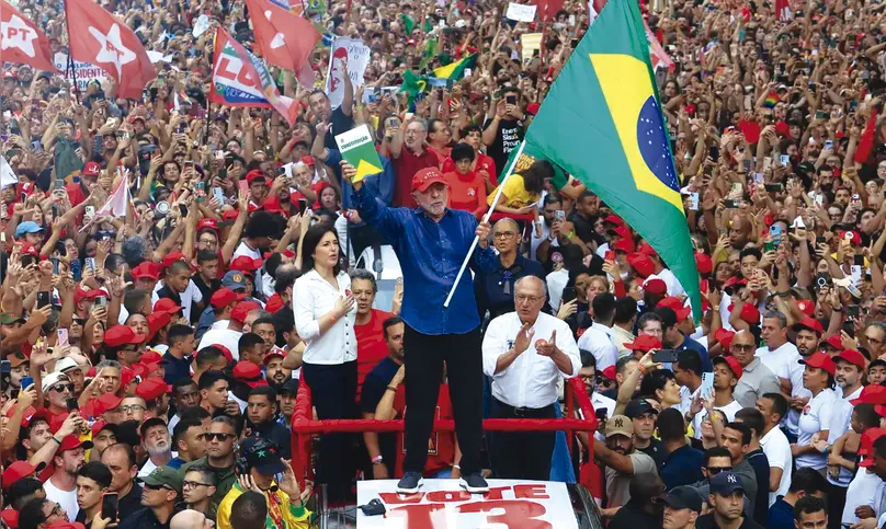 Imagem ilustrativa da imagem Lula é reeleito para seu 4º mandato e faz história na política brasileira