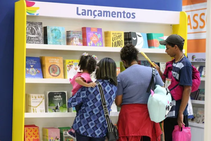 Imagem ilustrativa da imagem Filas marcam retorno da Bienal Internacional do Livro a São Paulo