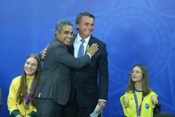 Imagem ilustrativa da imagem Delegação de atletas estudantes é recebida no Palácio do Planalto