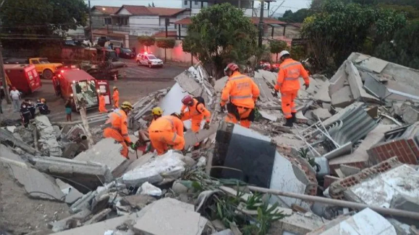 Imagem ilustrativa da imagem Prédio desaba e mata uma pessoa em Belo Horizonte