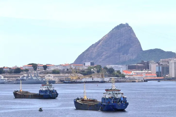 Imagem ilustrativa da imagem Acidente na Baía de Guanabara lança luz a problema ambiental e social