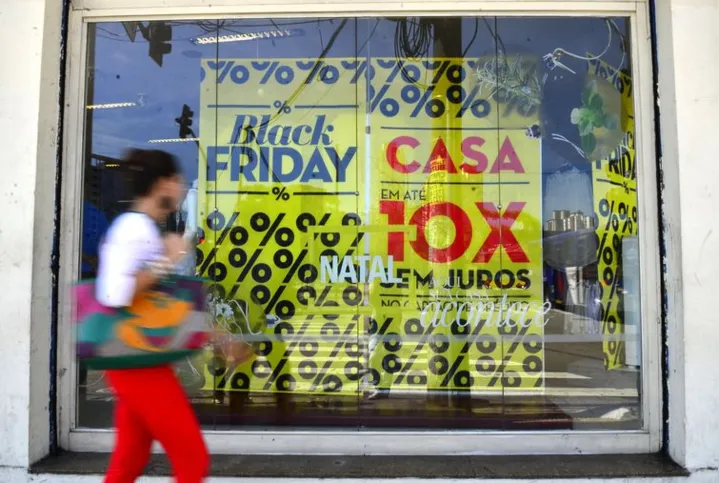 Imagem ilustrativa da imagem Especialistas listam dicas de cuidados nas compras da Black Friday