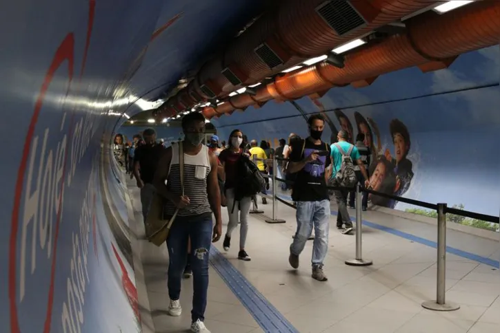 Imagem ilustrativa da imagem Máscaras voltam a ser obrigatórias no transporte público de São Paulo