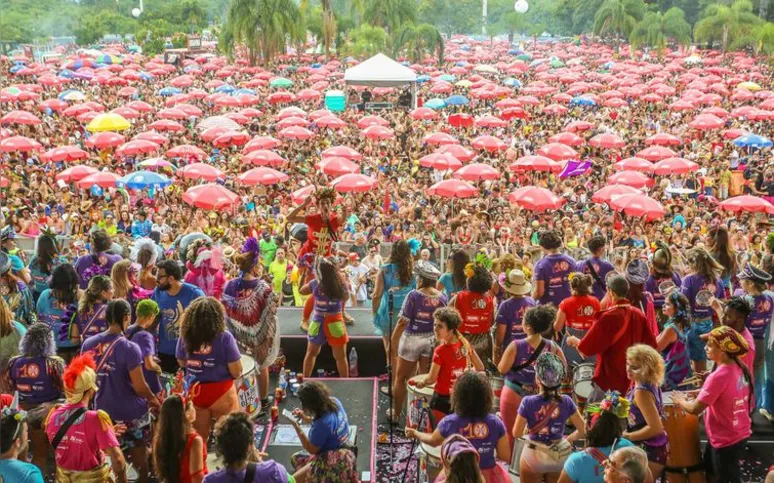 Imagem ilustrativa da imagem Blocos abrem desfiles domingo e alertam para situação no centro do Rio