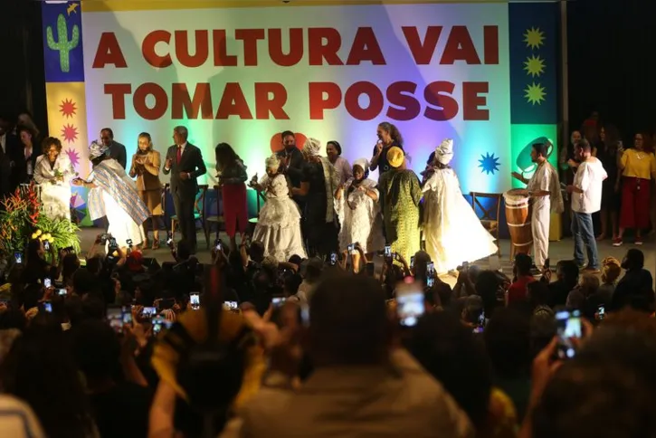 Imagem ilustrativa da imagem Cultura forte auxilia em áreas como emprego e educação, diz ministra