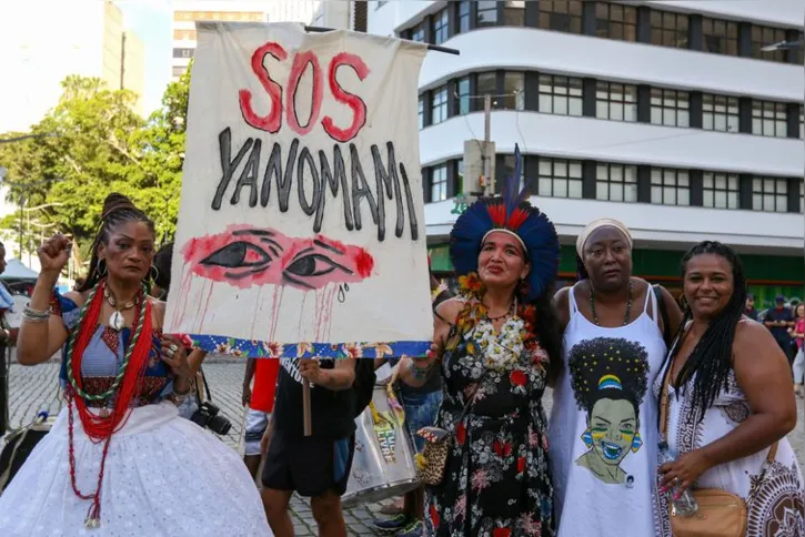 Imagem ilustrativa da imagem Ativistas se reúnem na Marcha do Fórum Social Mundial em Porto Alegre