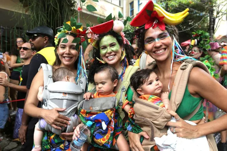 Imagem ilustrativa da imagem Bloco Gigantes da Lira embala crianças e adultos na Zona Sul do Rio