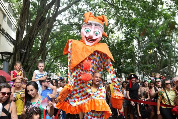 Imagem ilustrativa da imagem Bloco Gigantes da Lira embala crianças e adultos na Zona Sul do Rio