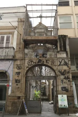 Imagem ilustrativa da imagem Igreja no Centro do Rio tem alto risco de incêndio, alerta Iphan