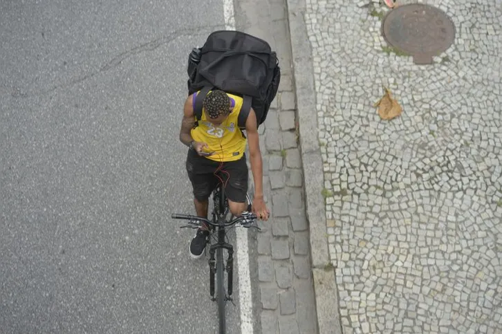 Imagem ilustrativa da imagem Apenas 23% dos que trabalham em transporte por aplicativo pagam INSS