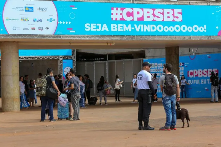 Imagem ilustrativa da imagem Com gastronomia 3D e gamers, Campus Party Brasília começa nesta quarta