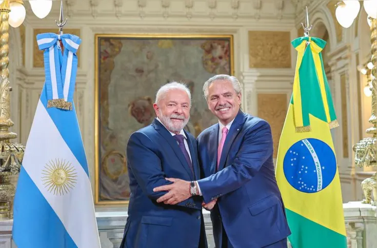 Imagem ilustrativa da imagem Retomada de programas e revisão de medidas marcam 100 dias de Lula