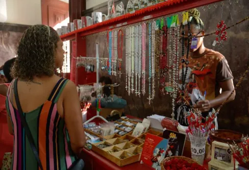 Imagem descritiva da notícia Venerado por católicos e religiões afro, São Jorge é ícone pop